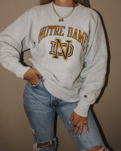 Afbeelding in Gallery-weergave laden, VINTAGE CHAMPION NOTRE DAME SWEATSHIRT
