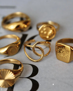 GOLD A-BIT-TWISTED RING
