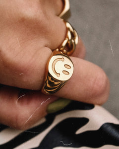 GOLD SMILEY FACE SIGNET RING